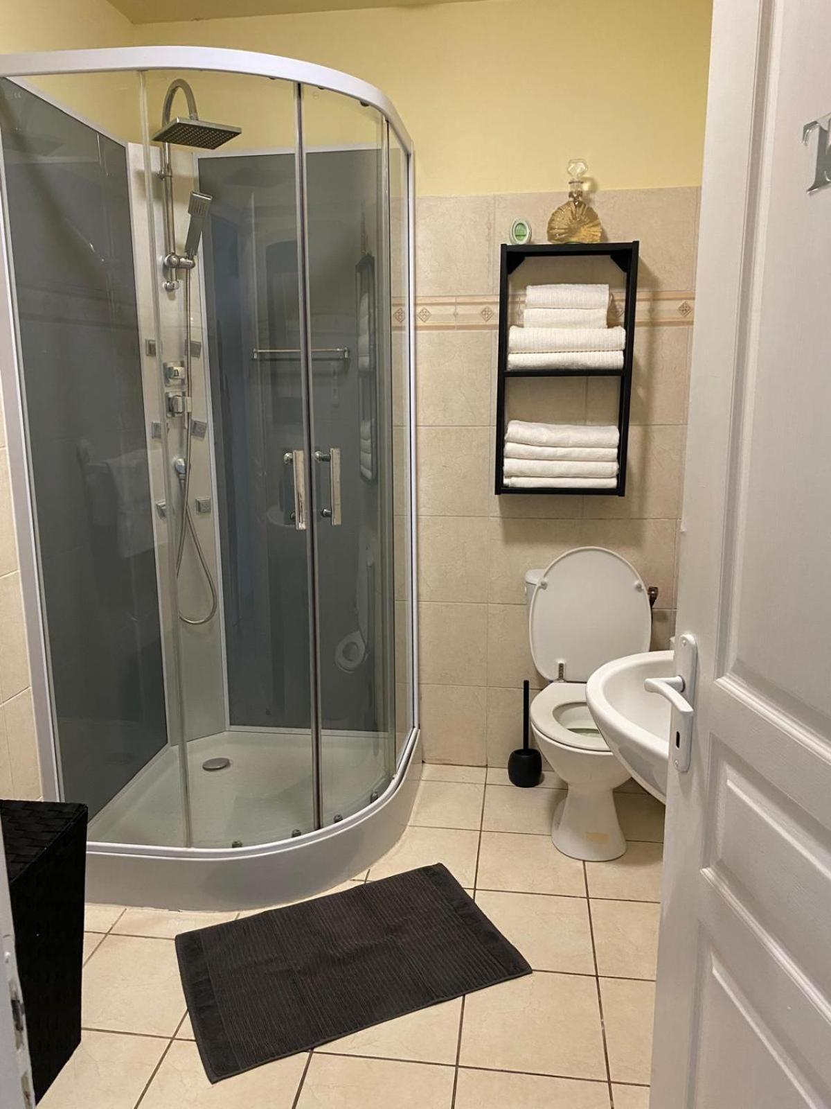 Agreable Rez De Jardin Avec Piscine Et Jacuzzi Daire Cervione Dış mekan fotoğraf