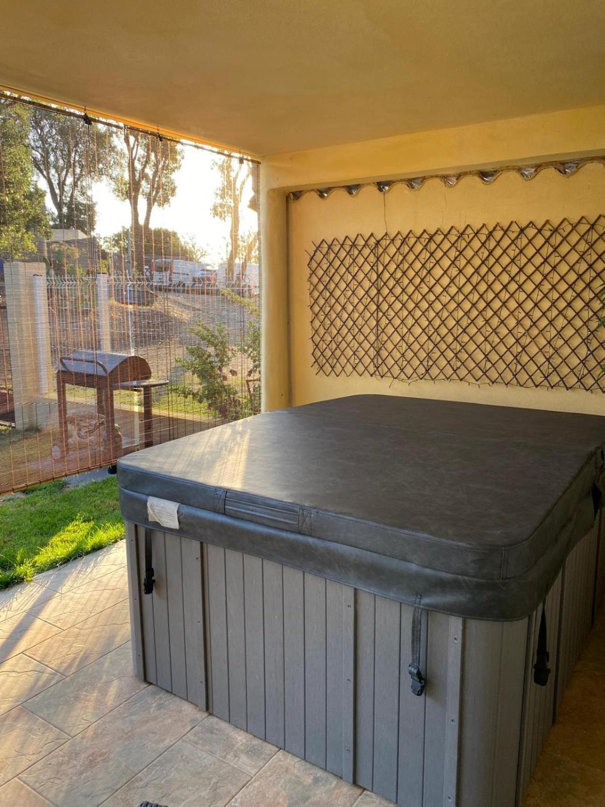 Agreable Rez De Jardin Avec Piscine Et Jacuzzi Daire Cervione Dış mekan fotoğraf